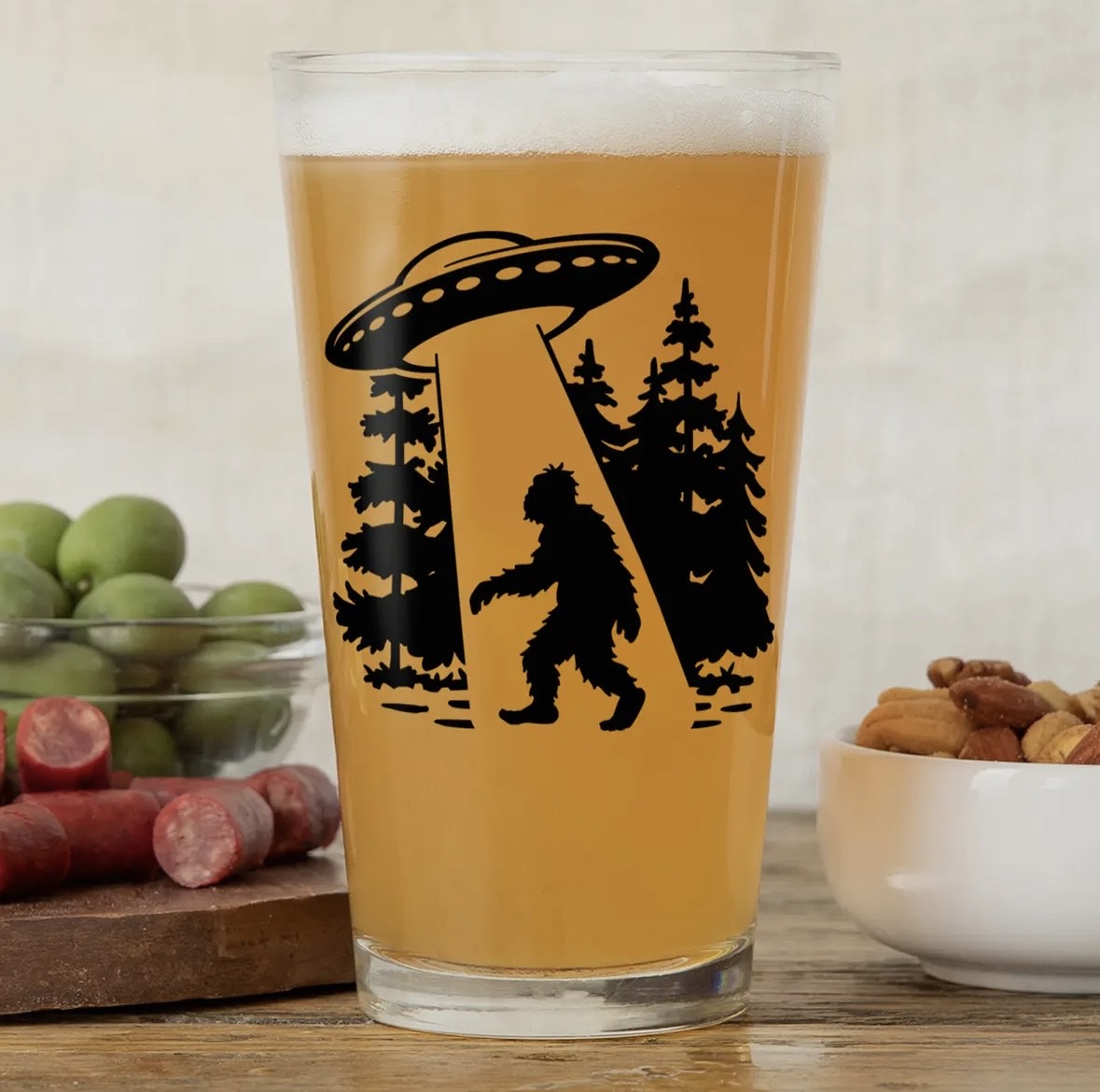 Bigfoot UFO Pint Glass image 0